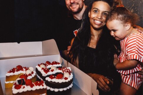 25th-Anniversary-Cake-Stare-min